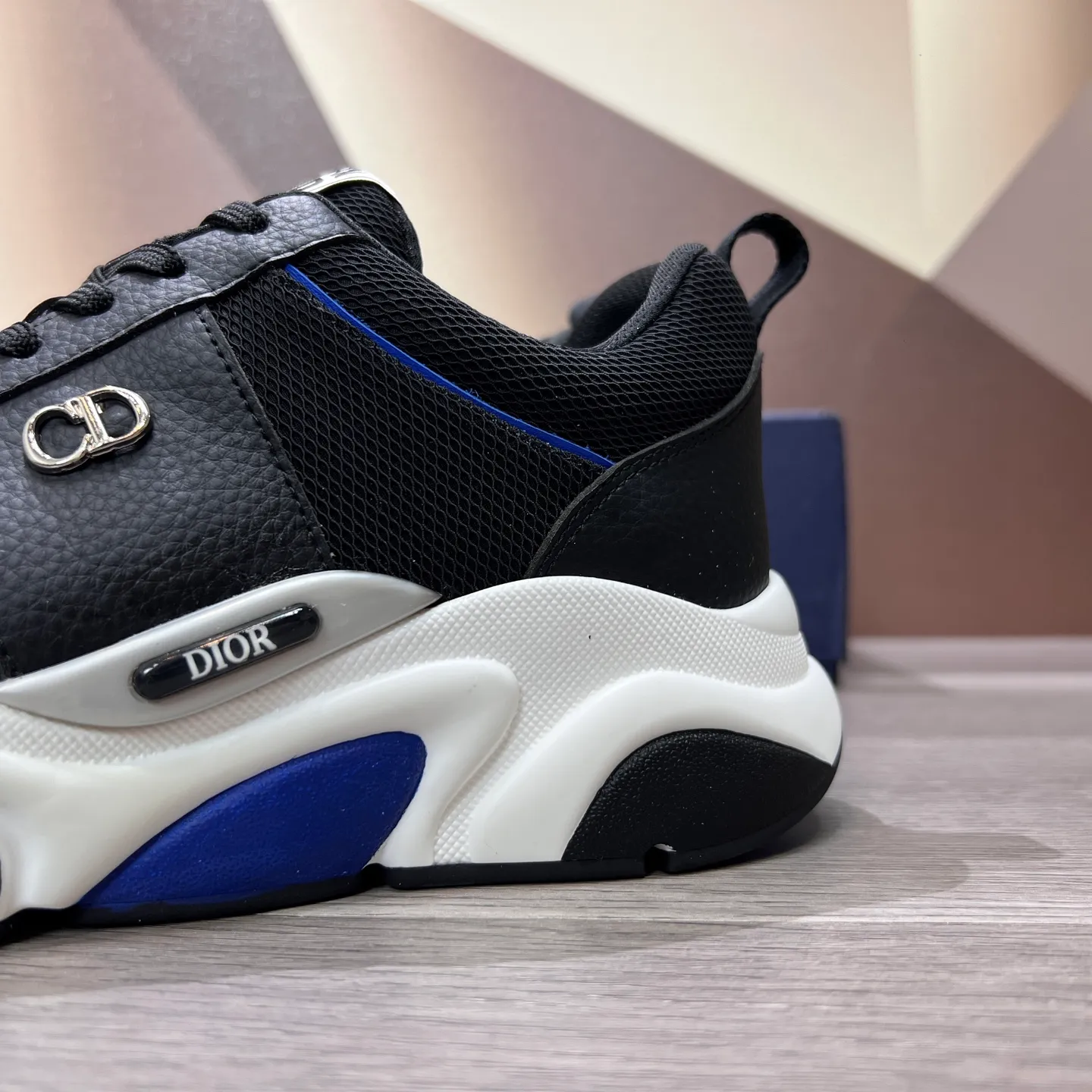 Factory price: 438💰Original Dior quality.~ Unique modern style sneakers. 🏃A must-have casual shoe for trendy men😍😍 Imported cowhide fabric, sheepskin foot pads (refuse to discolor and grind feet) soles: Original soles specially provided by the original factory, French lazy style design ⚠️Fit to the feet, original quality, super comfortable original soles. It’s like shooting the real thing🎬The real thing is better, high-quality sneakers, men’s shoe size: 38-44, (45 can be customized)